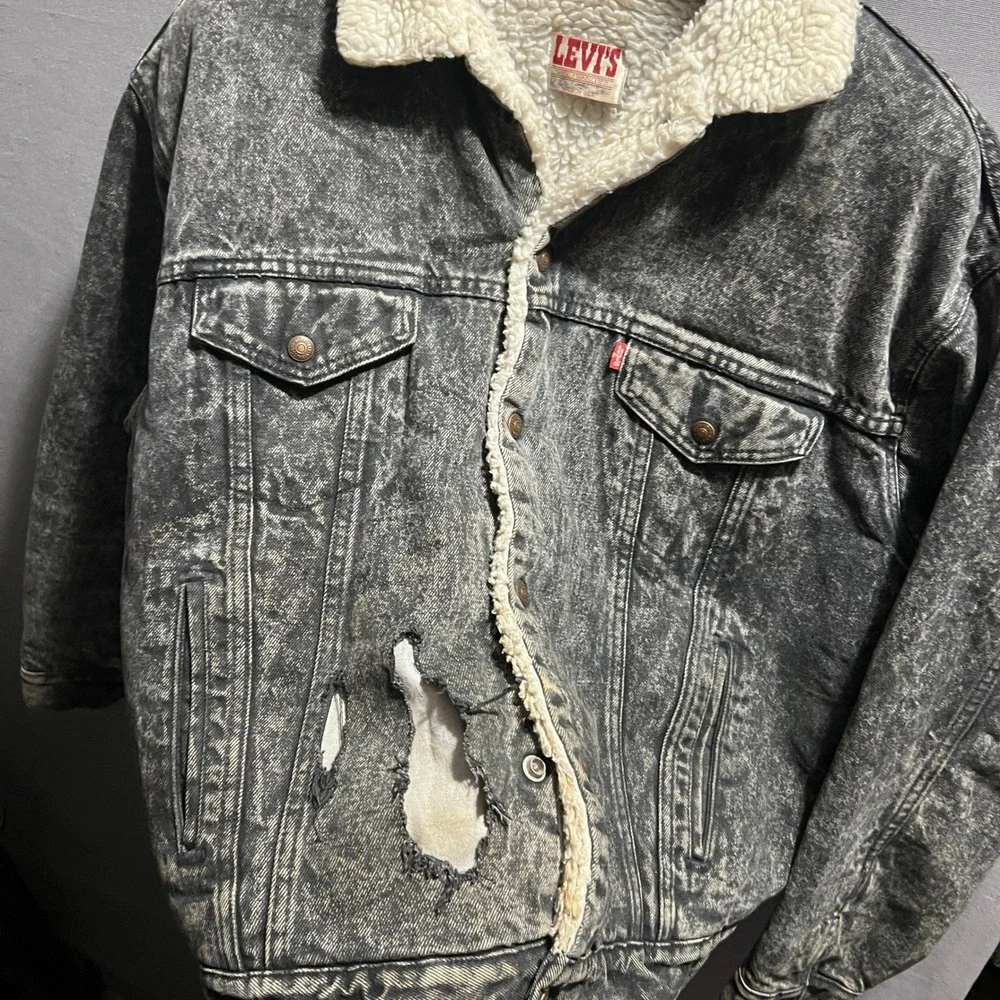 Vintage Levis Sherpa Lined Denim Trucker Jacket XL Acid Wash Grey Made in USA